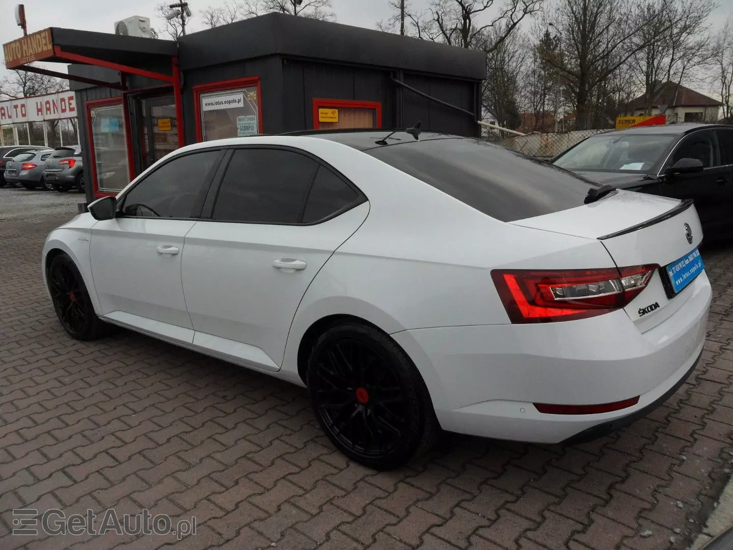 SKODA Superb 
