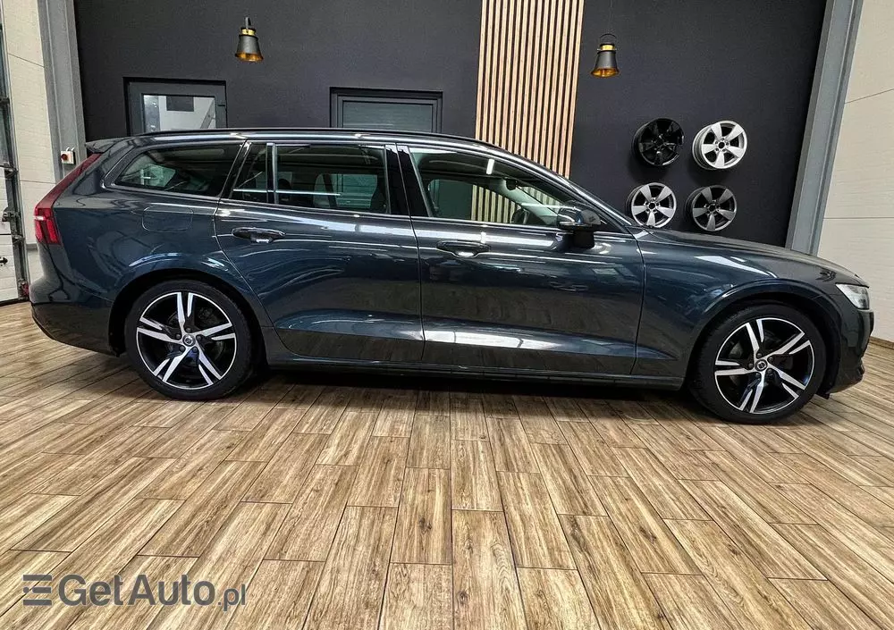 VOLVO V60 D4 Momentum
