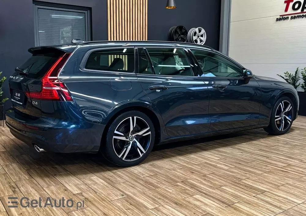 VOLVO V60 D4 Momentum