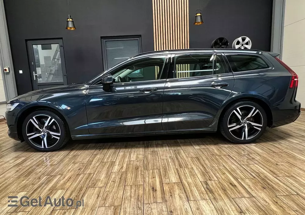 VOLVO V60 D4 Momentum