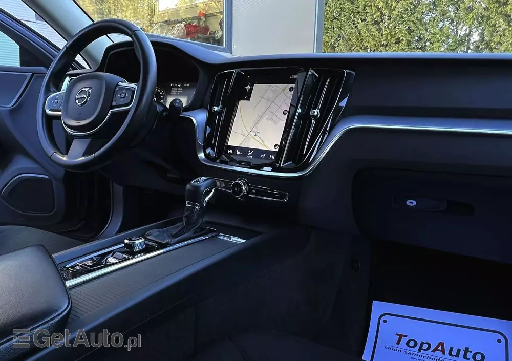 VOLVO V60 D4 Momentum