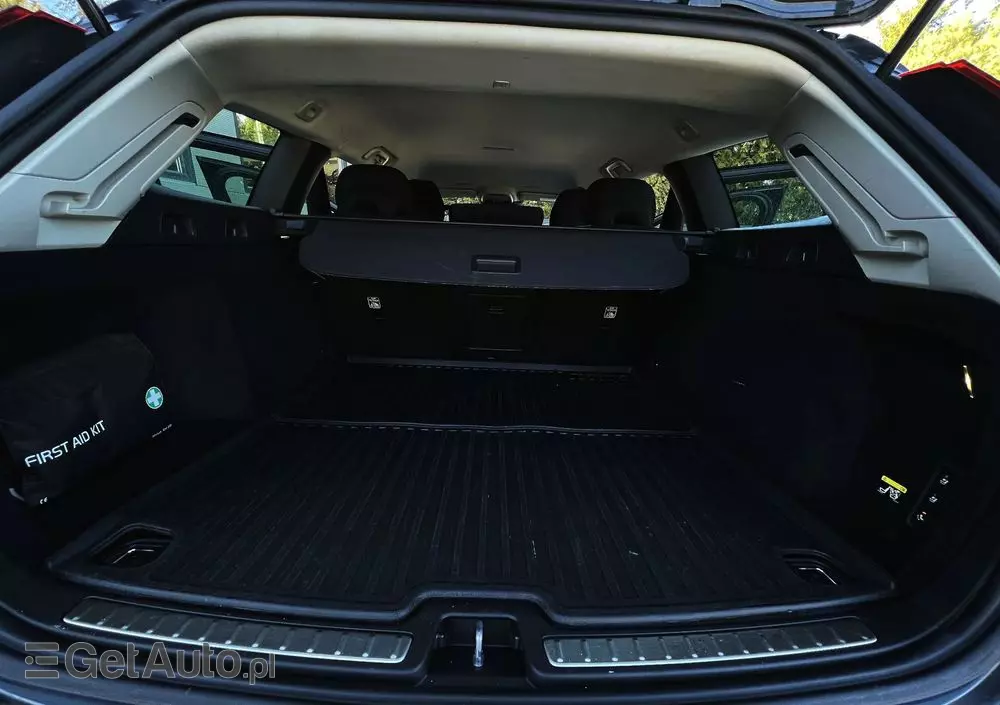 VOLVO V60 D4 Momentum