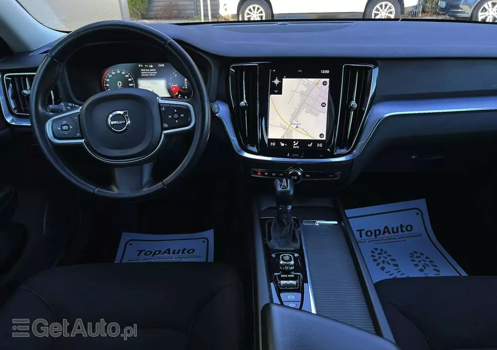 VOLVO V60 D4 Momentum