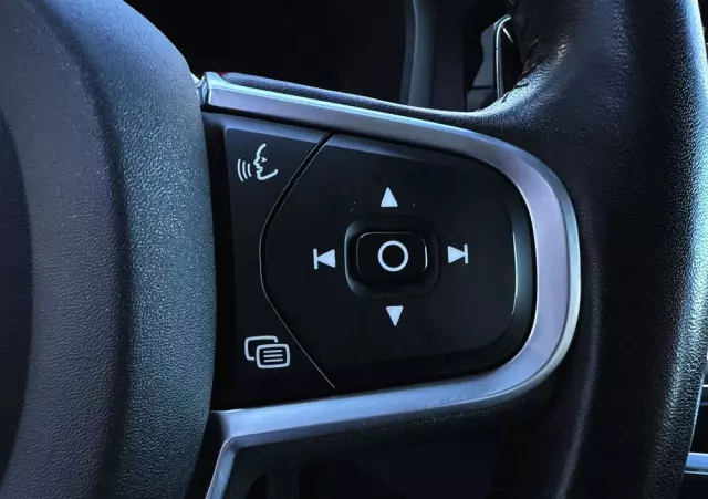 VOLVO V60 D4 Momentum