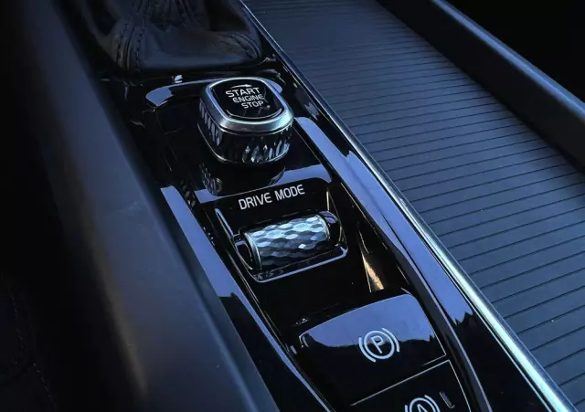 VOLVO V60 D4 Momentum