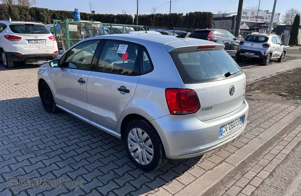 VOLKSWAGEN Polo 
