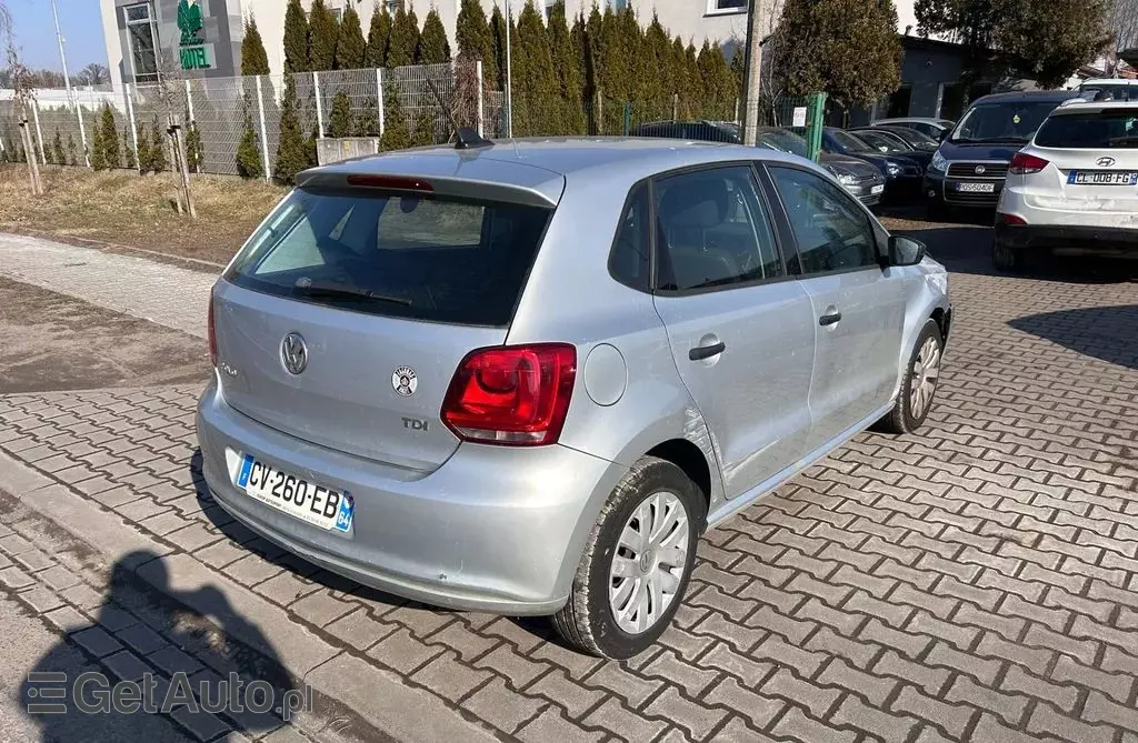 VOLKSWAGEN Polo 