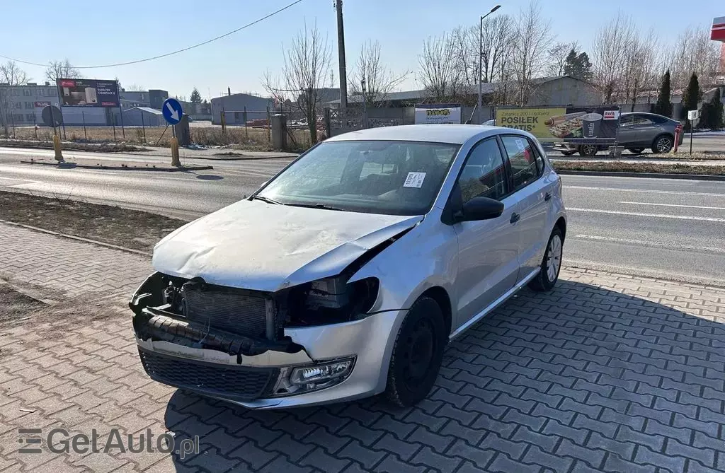 VOLKSWAGEN Polo 