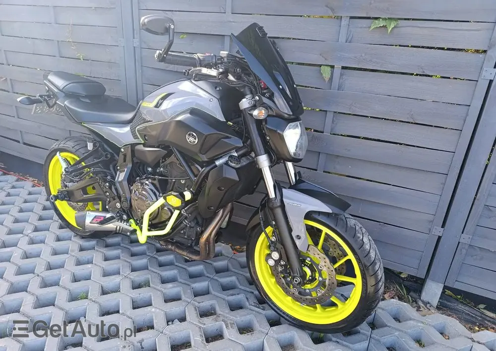 YAMAHA MT 
