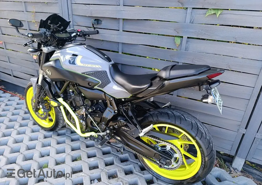 YAMAHA MT 