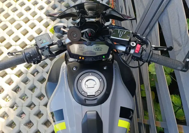 YAMAHA MT 