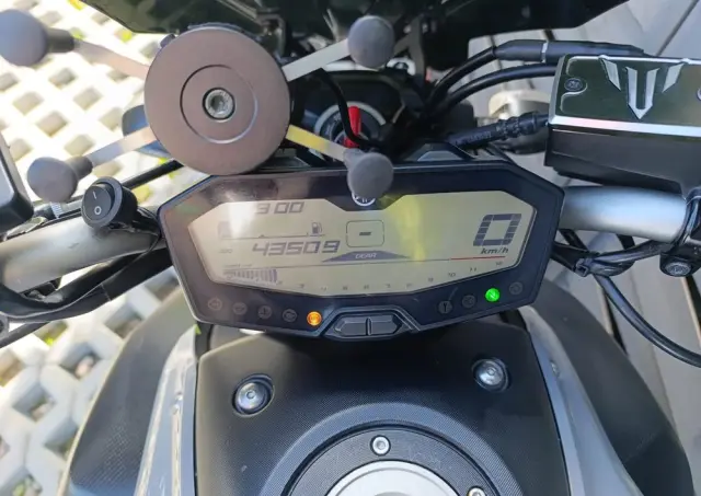 YAMAHA MT 