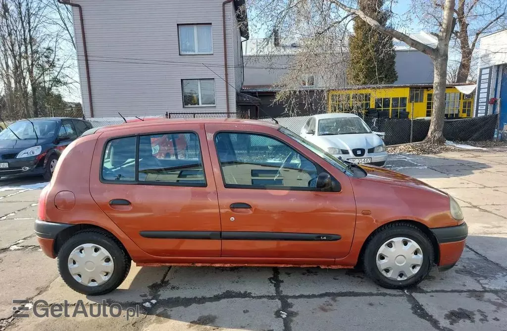RENAULT Clio 