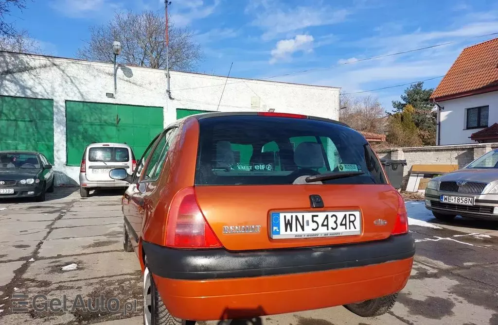 RENAULT Clio 