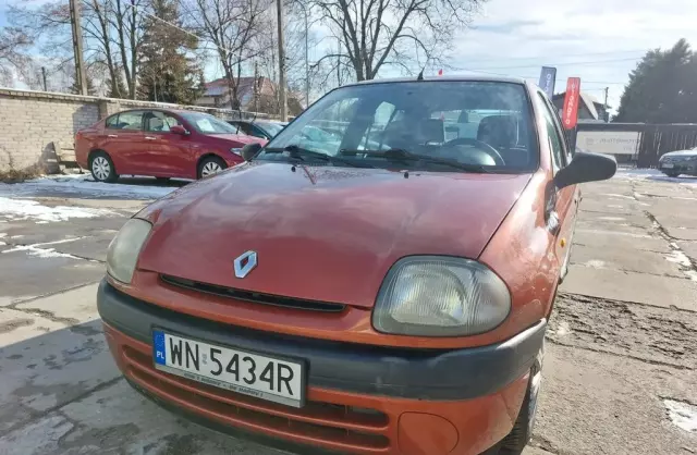 RENAULT Clio 