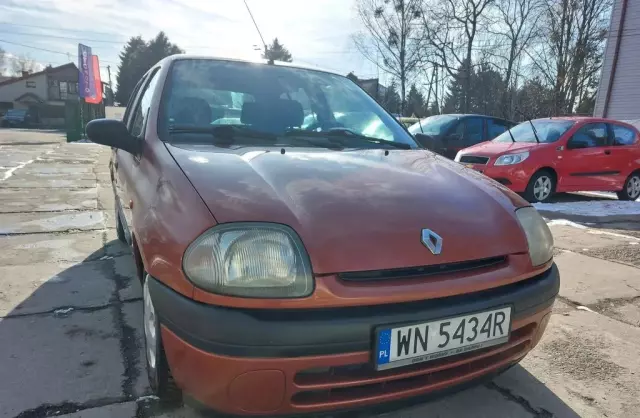 RENAULT Clio 