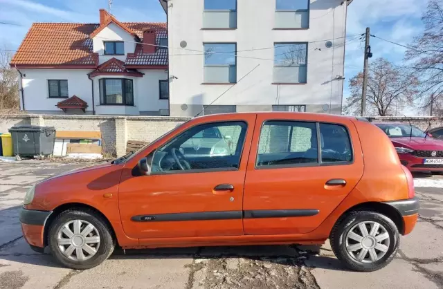 RENAULT Clio 