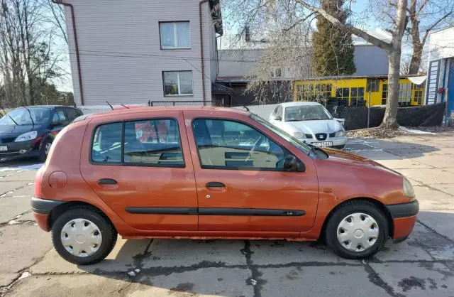 RENAULT Clio 
