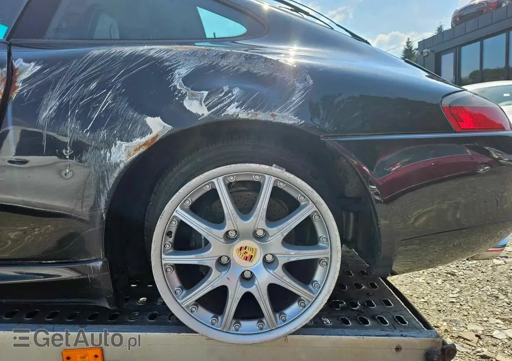 PORSCHE 911 Carrera