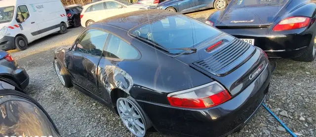 PORSCHE 911 Carrera