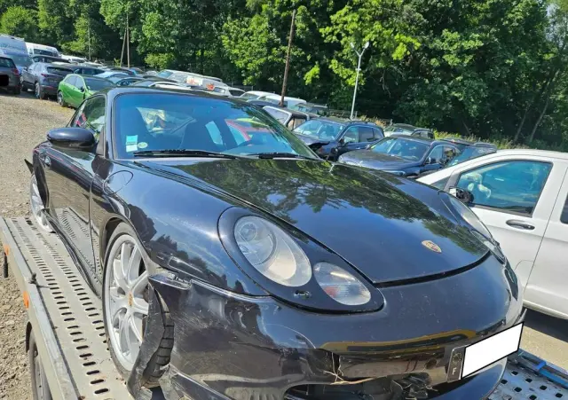 PORSCHE 911 Carrera