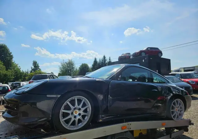PORSCHE 911 Carrera