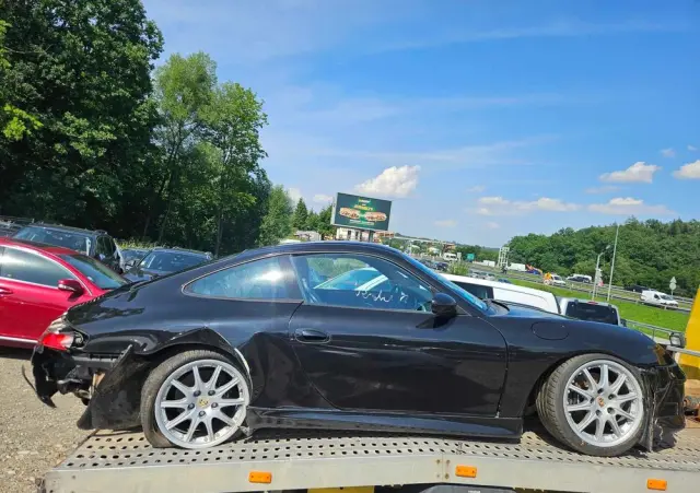 PORSCHE 911 Carrera