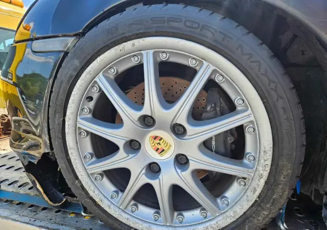 PORSCHE 911 Carrera