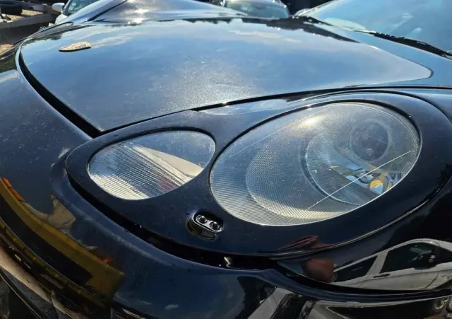 PORSCHE 911 Carrera