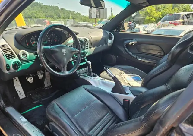 PORSCHE 911 Carrera