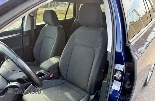 VOLKSWAGEN 2.0 TDI SCR DSG Life 