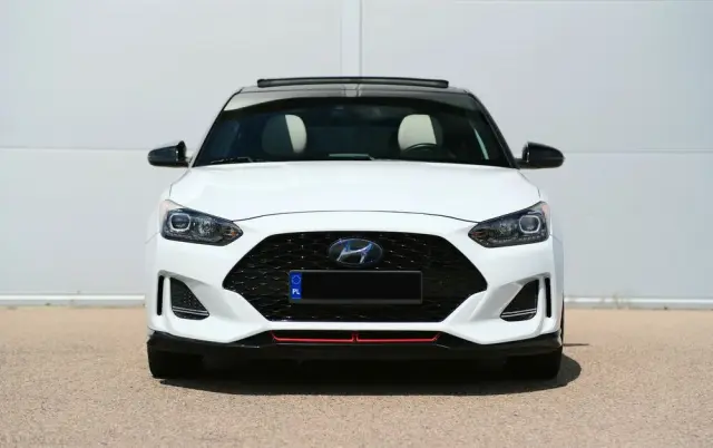 HYUNDAI Veloster 