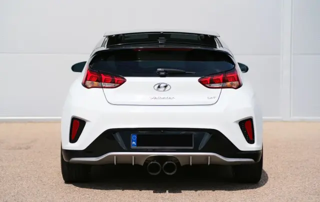 HYUNDAI Veloster 