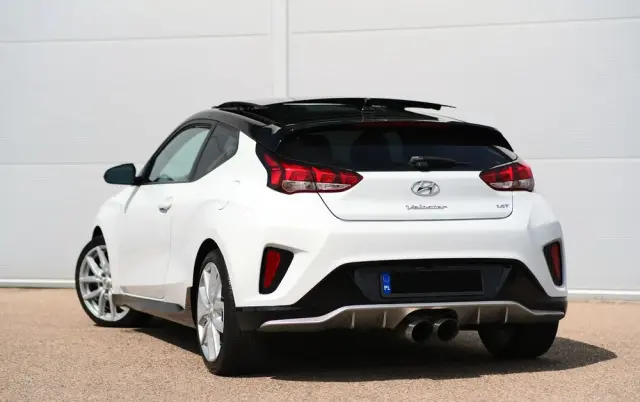 HYUNDAI Veloster 