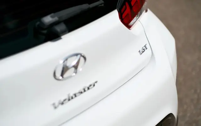 HYUNDAI Veloster 