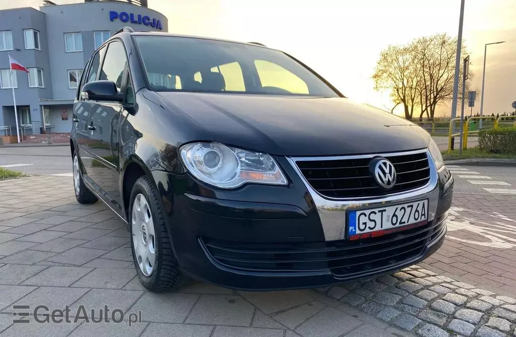 VOLKSWAGEN Touran 