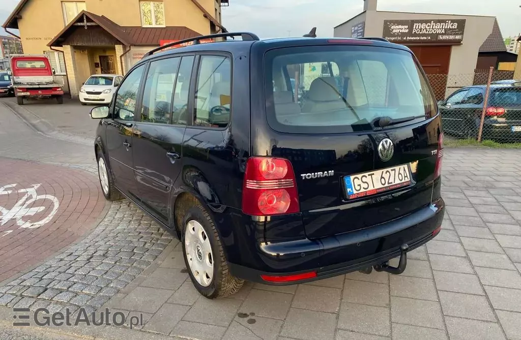 VOLKSWAGEN Touran 
