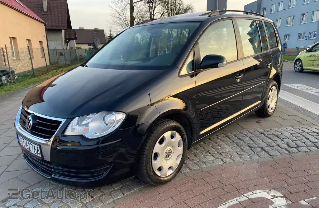 VOLKSWAGEN Touran 