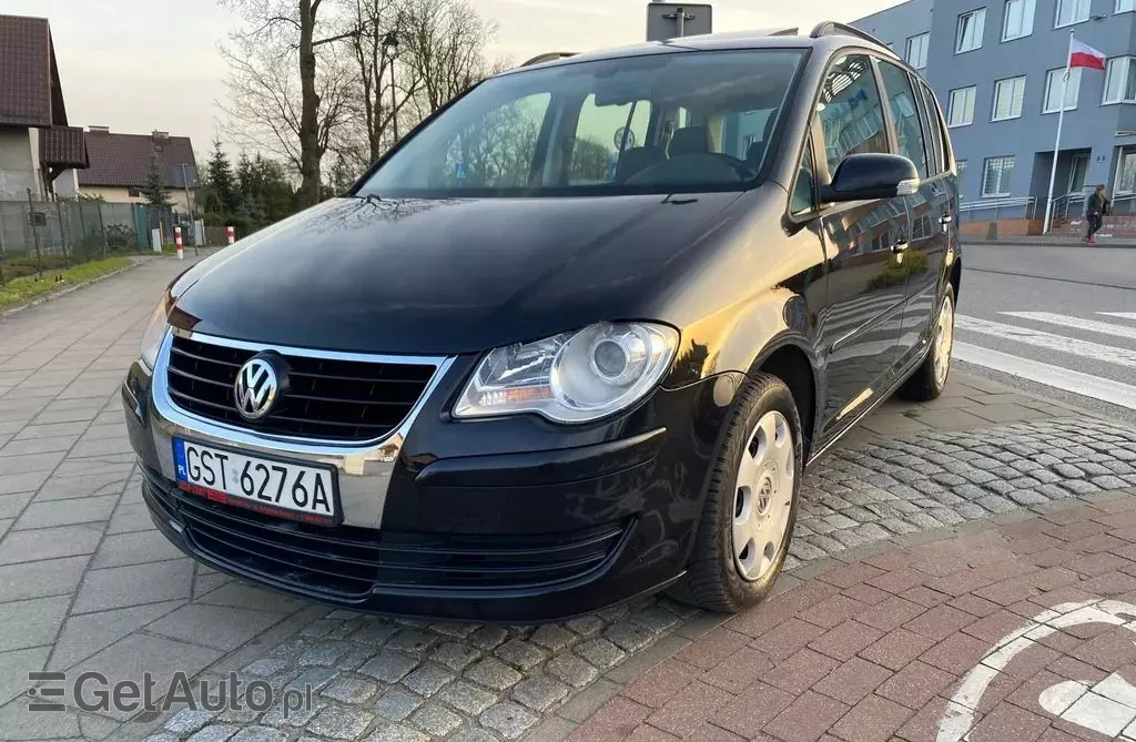 VOLKSWAGEN Touran 