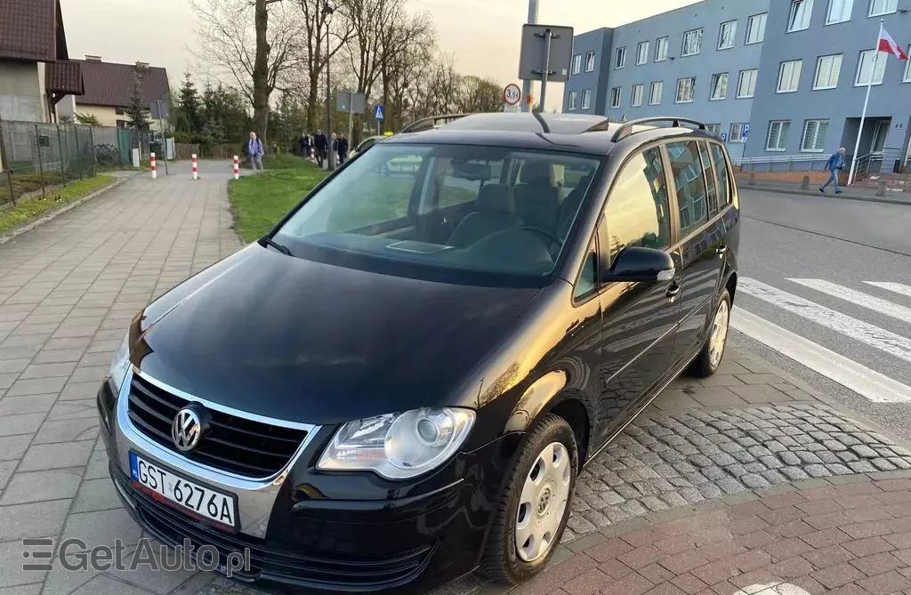 VOLKSWAGEN Touran 