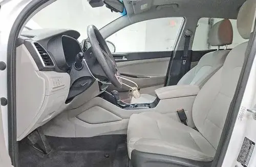 HYUNDAI Tucson 