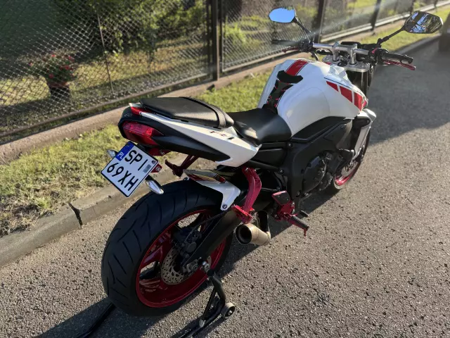 YAMAHA FZ1 