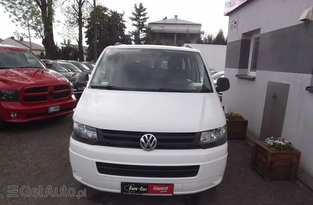 VOLKSWAGEN Caravelle 