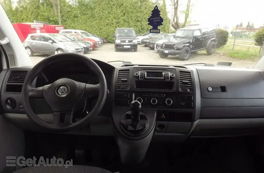 VOLKSWAGEN Caravelle 