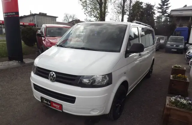 VOLKSWAGEN Caravelle 