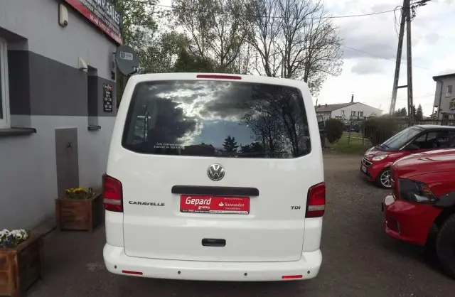 VOLKSWAGEN Caravelle 