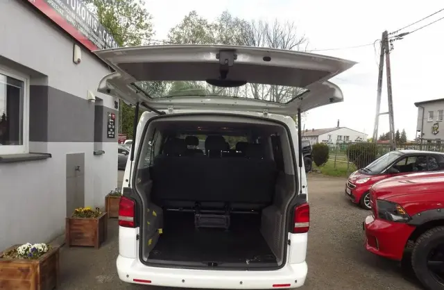 VOLKSWAGEN Caravelle 