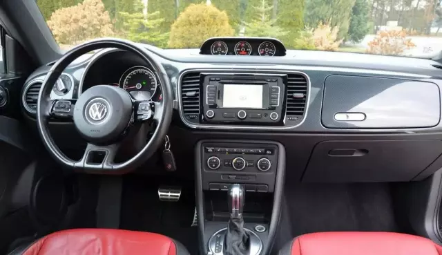 VOLKSWAGEN Beetle 