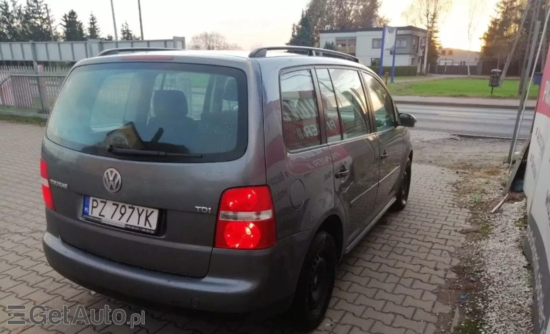 VOLKSWAGEN Touran 