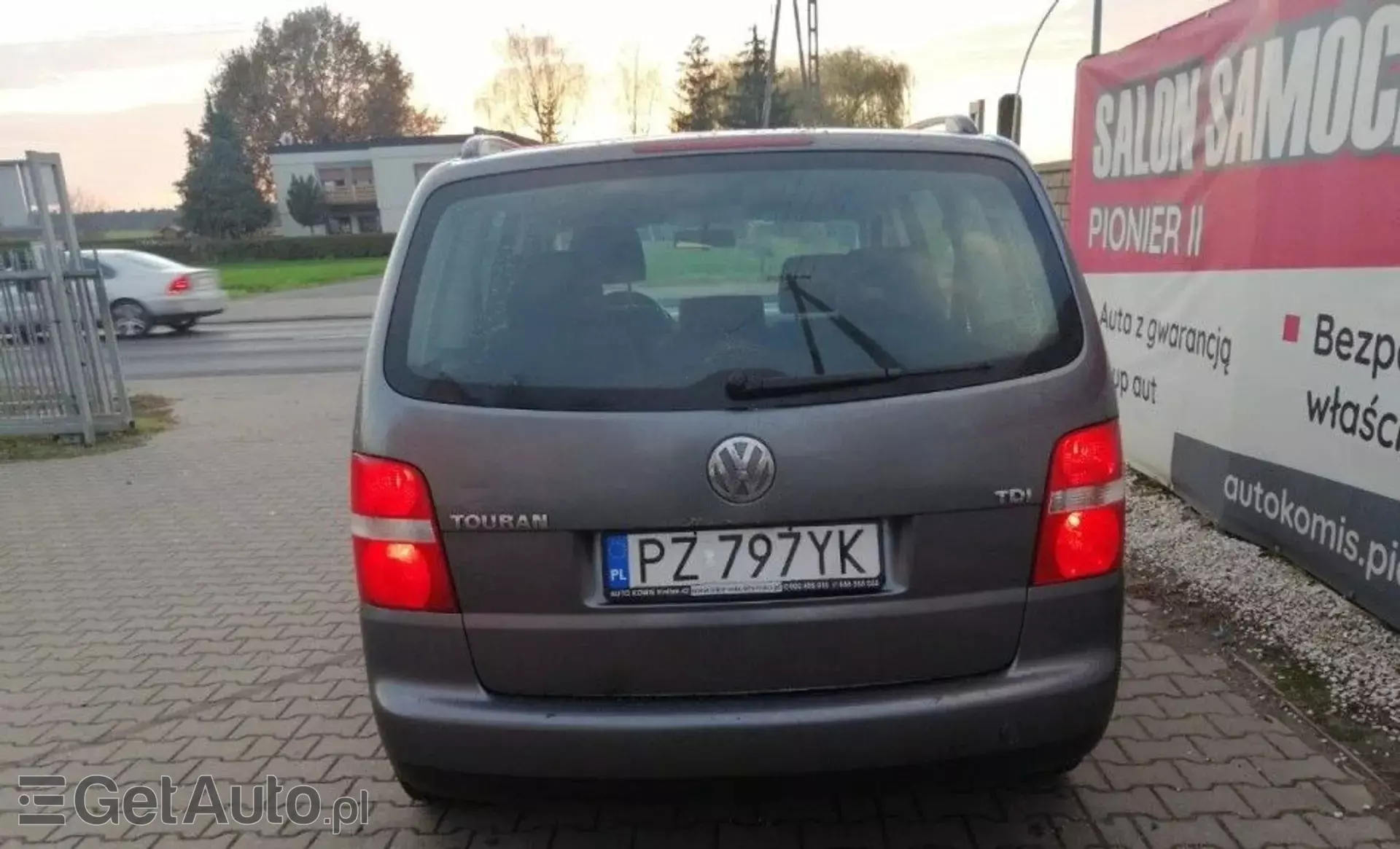 VOLKSWAGEN Touran 